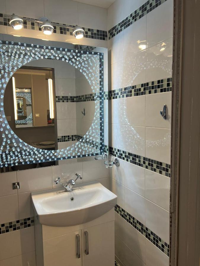 Apartment Luxe Free Wifi, Free Parking, Free Netflix Friern Barnet Ngoại thất bức ảnh